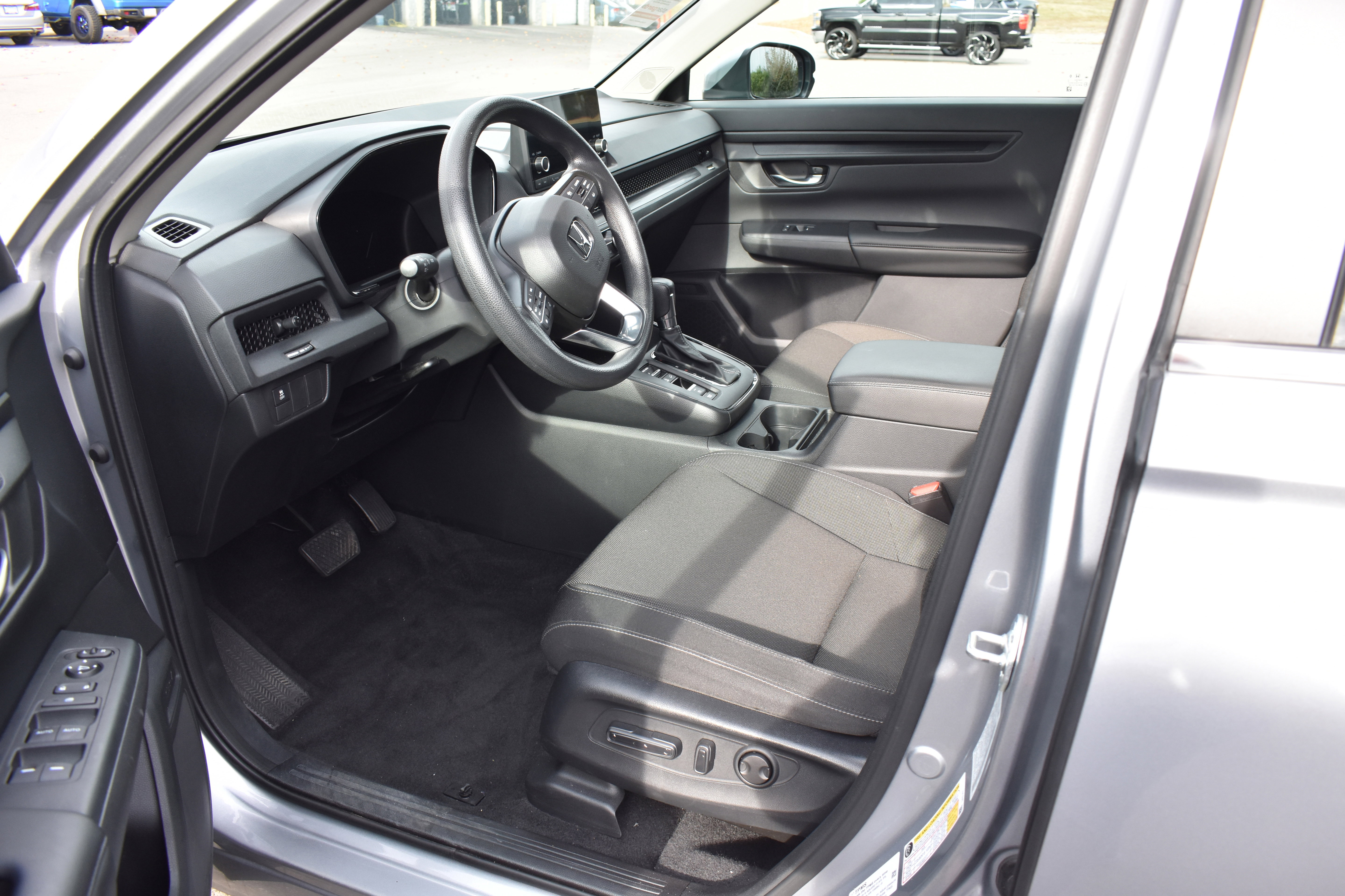 Used 2023 Honda CR-V EX image 12