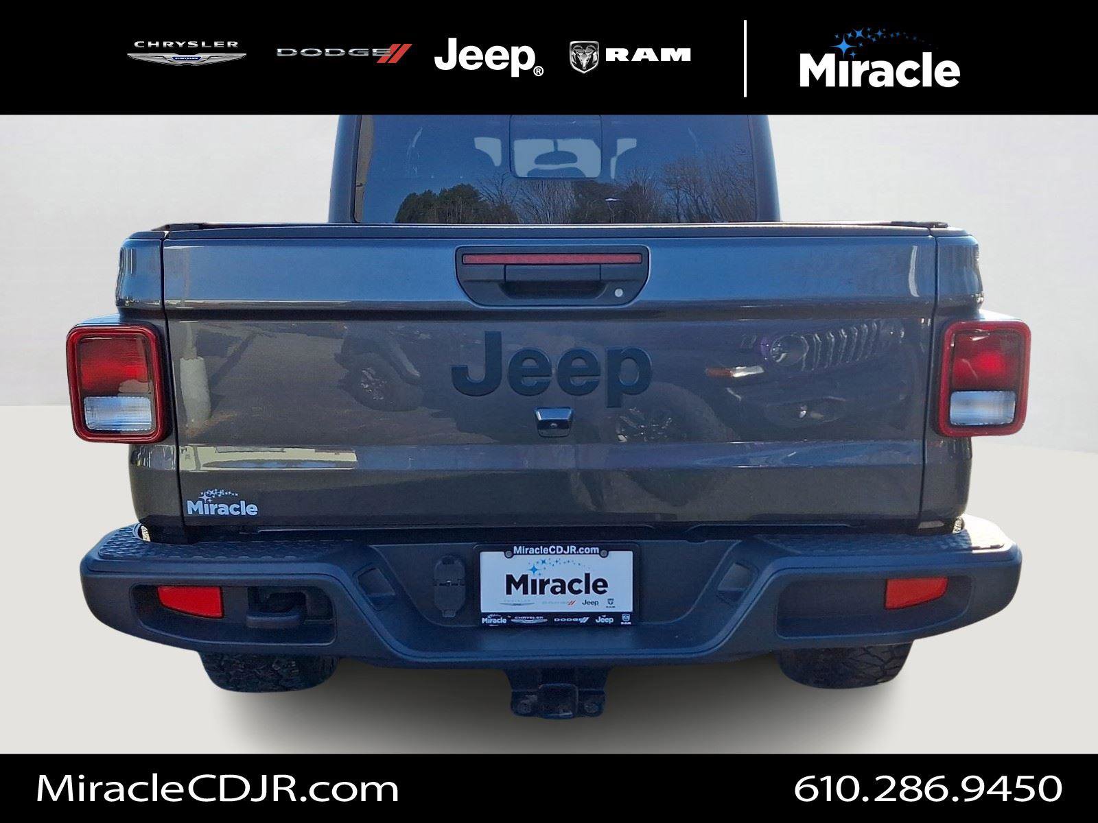 Certified 2022 Jeep Gladiator Sport image 5