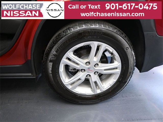 Used 2023 GMC Terrain SLE image 16