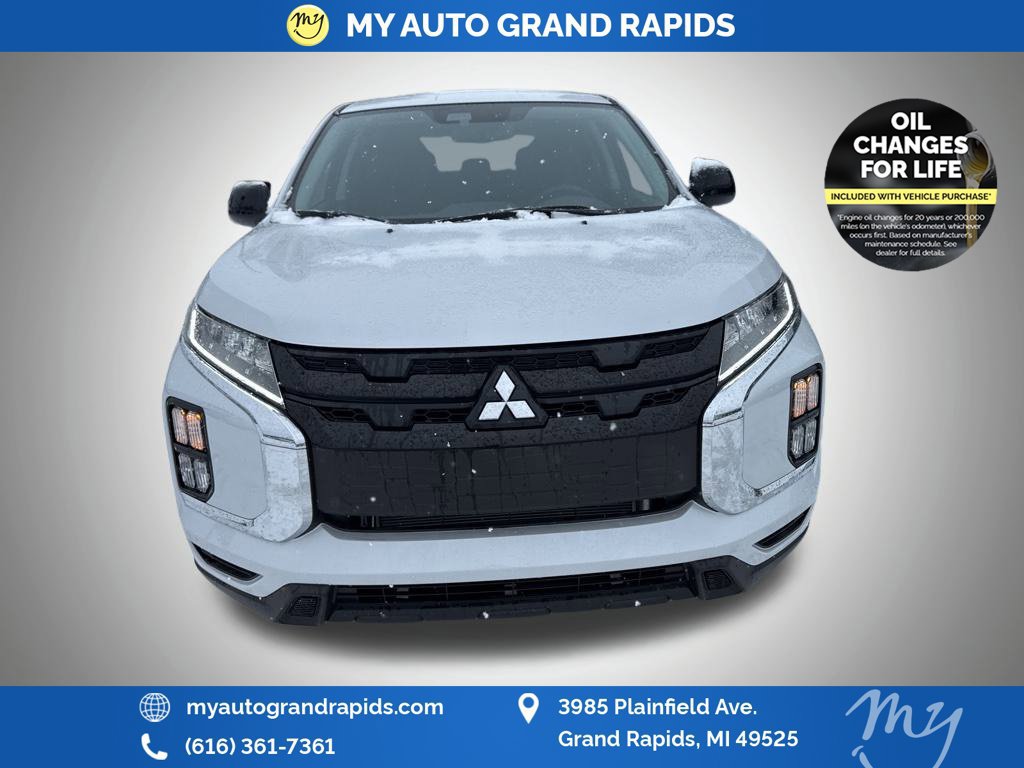 Used 2025 Mitsubishi Outlander Sport LE AWD/4WD image 2