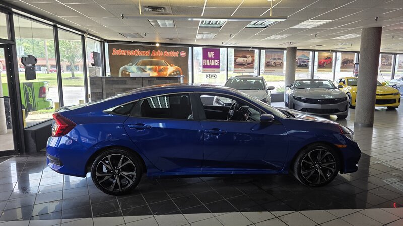 Used 2019 Honda Civic Sport image 5
