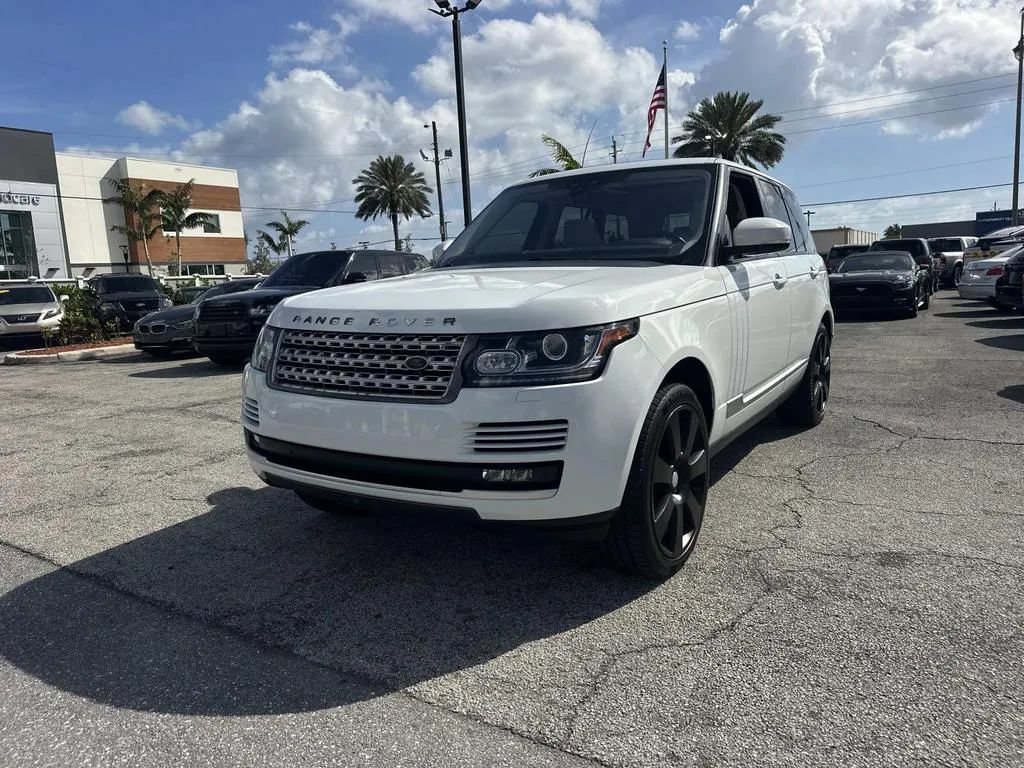 Used 2017 Land Rover Range Rover Supercharged AWD/4WD image 3