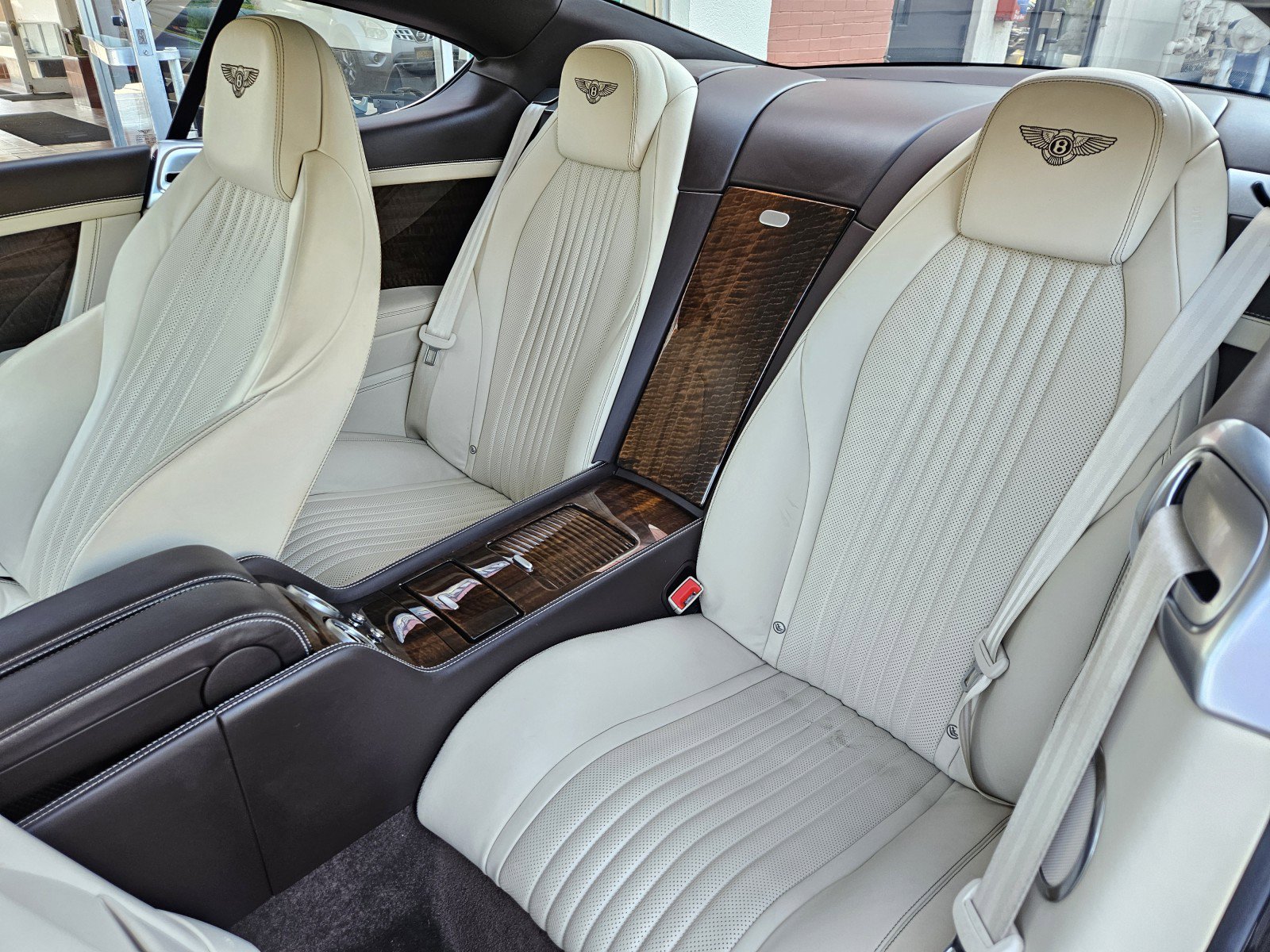 Used 2016 Bentley Continental GT image 4