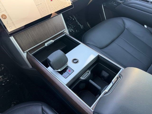 Certified 2024 Land Rover Range Rover Long Wheelbase SE AWD/4WD image 24