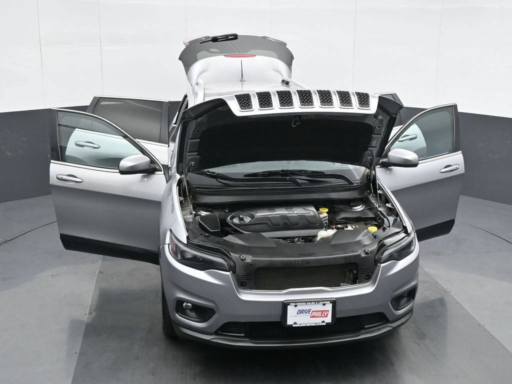 Used 2019 Jeep Cherokee Latitude Plus AWD/4WD image 34