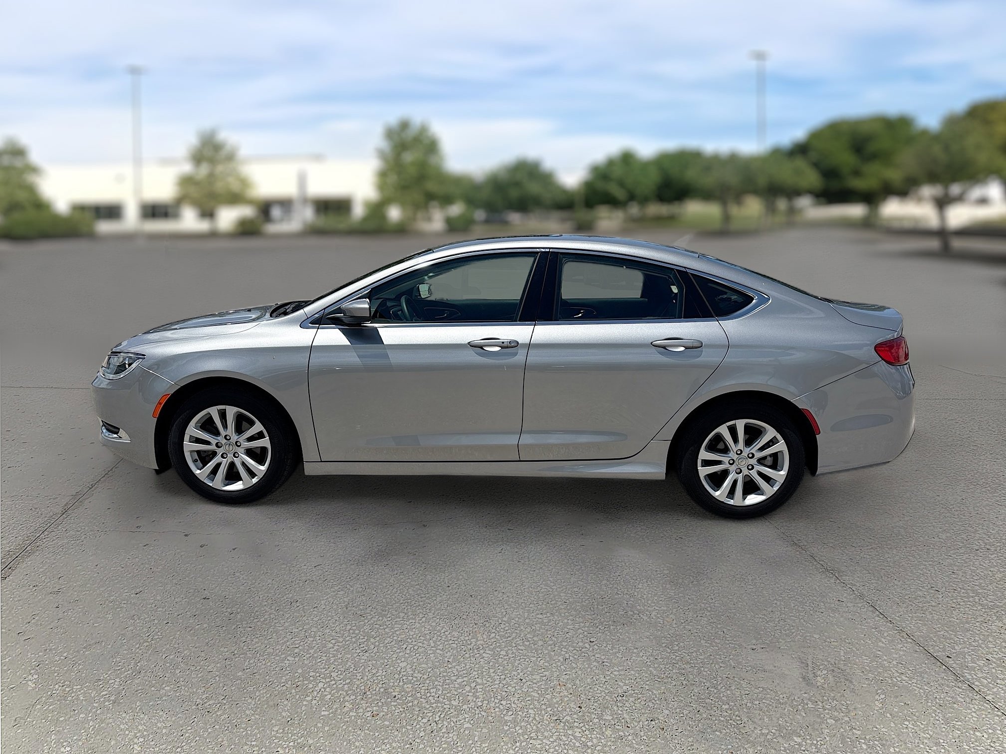 Used 2016 Chrysler 200 Limited w/ Anniversary Edition FWD image 5
