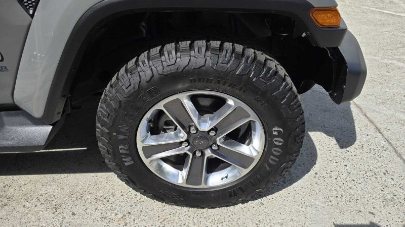 Used 2020 Jeep Wrangler Unlimited Sahara AWD/4WD image 12