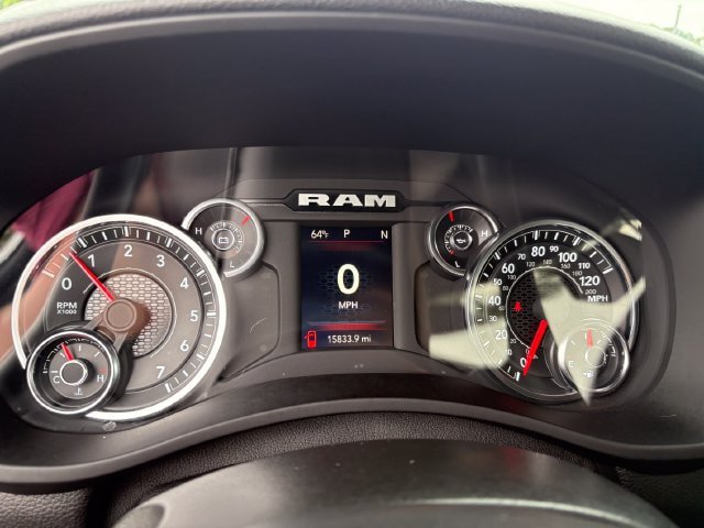 Used 2024 RAM 2500 Big Horn w/ Sport Appearance Package AWD/4WD image 28