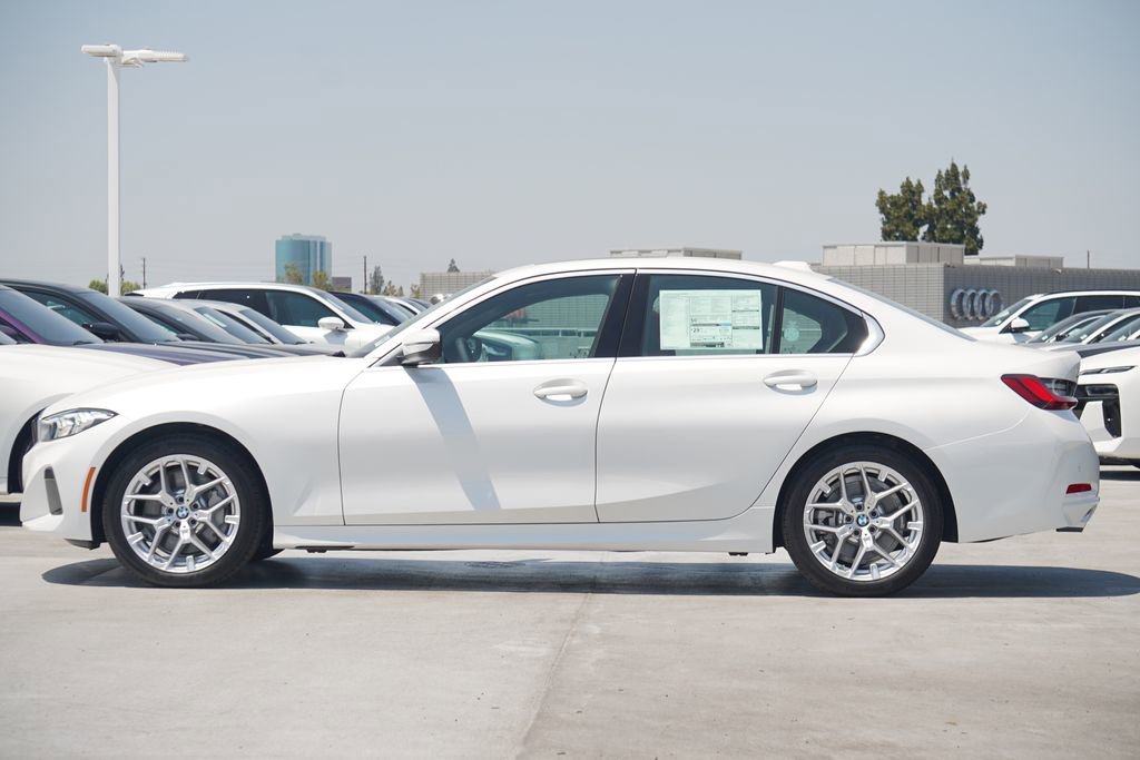 Used 2025 BMW 330i xDrive Sedan AWD/4WD image 4