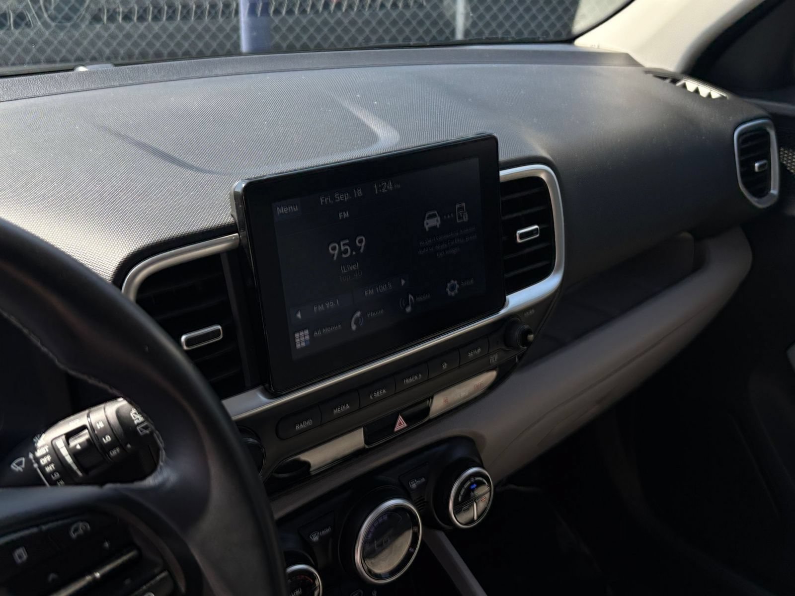 Used 2026 Hyundai Venue SEL FWD image 19