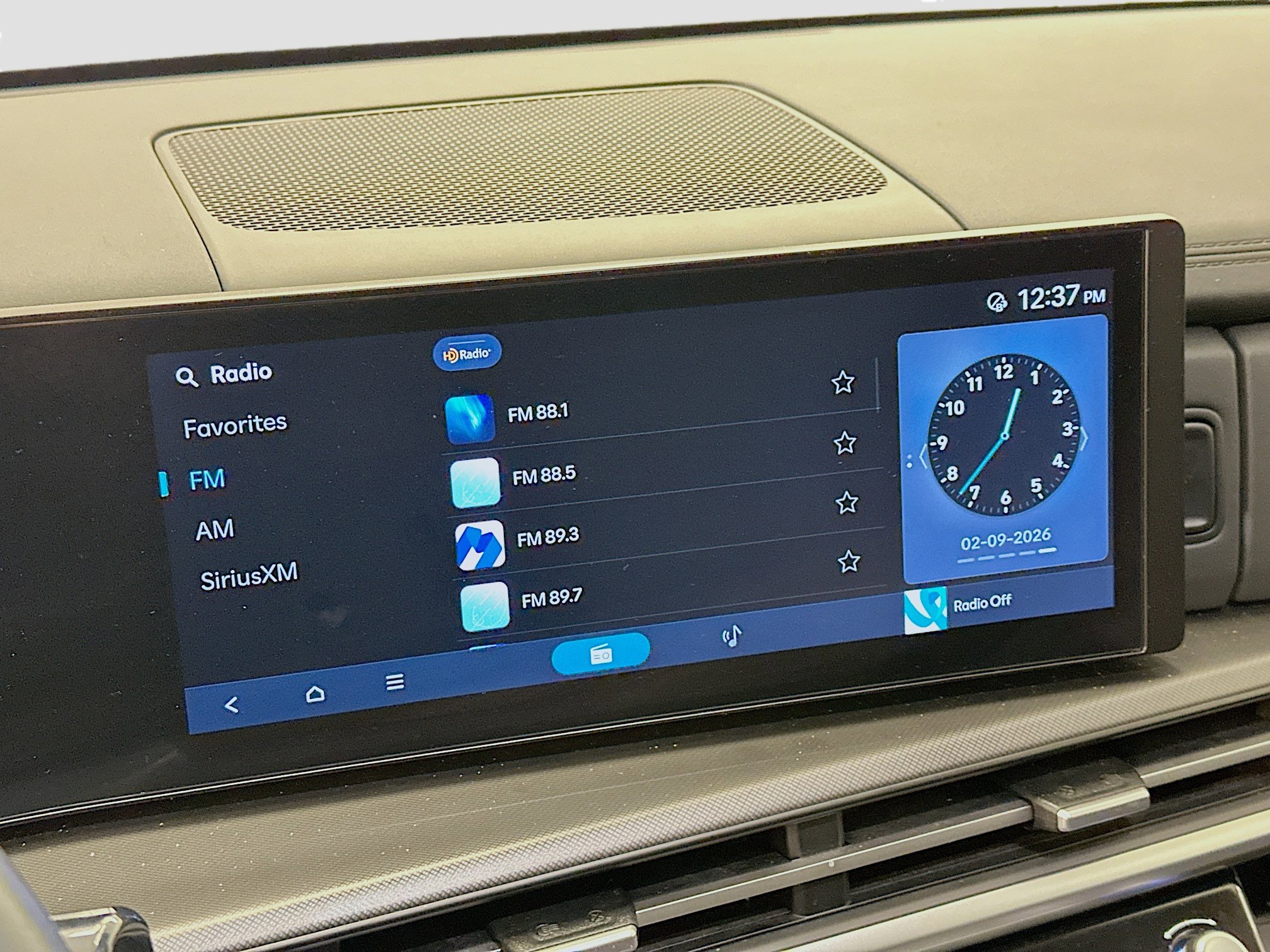 Used 2025 Hyundai Santa Fe SEL image 21