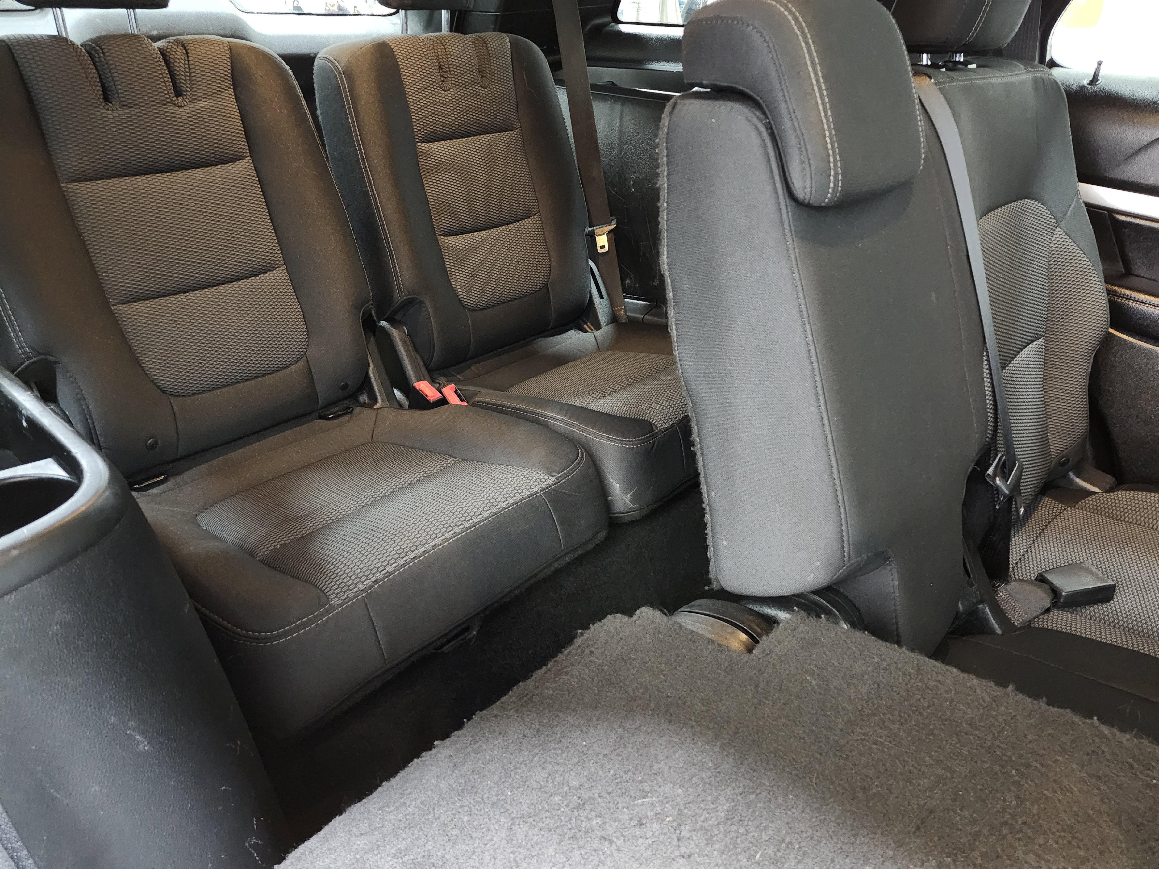 Used 2017 Ford Explorer XLT AWD/4WD image 19