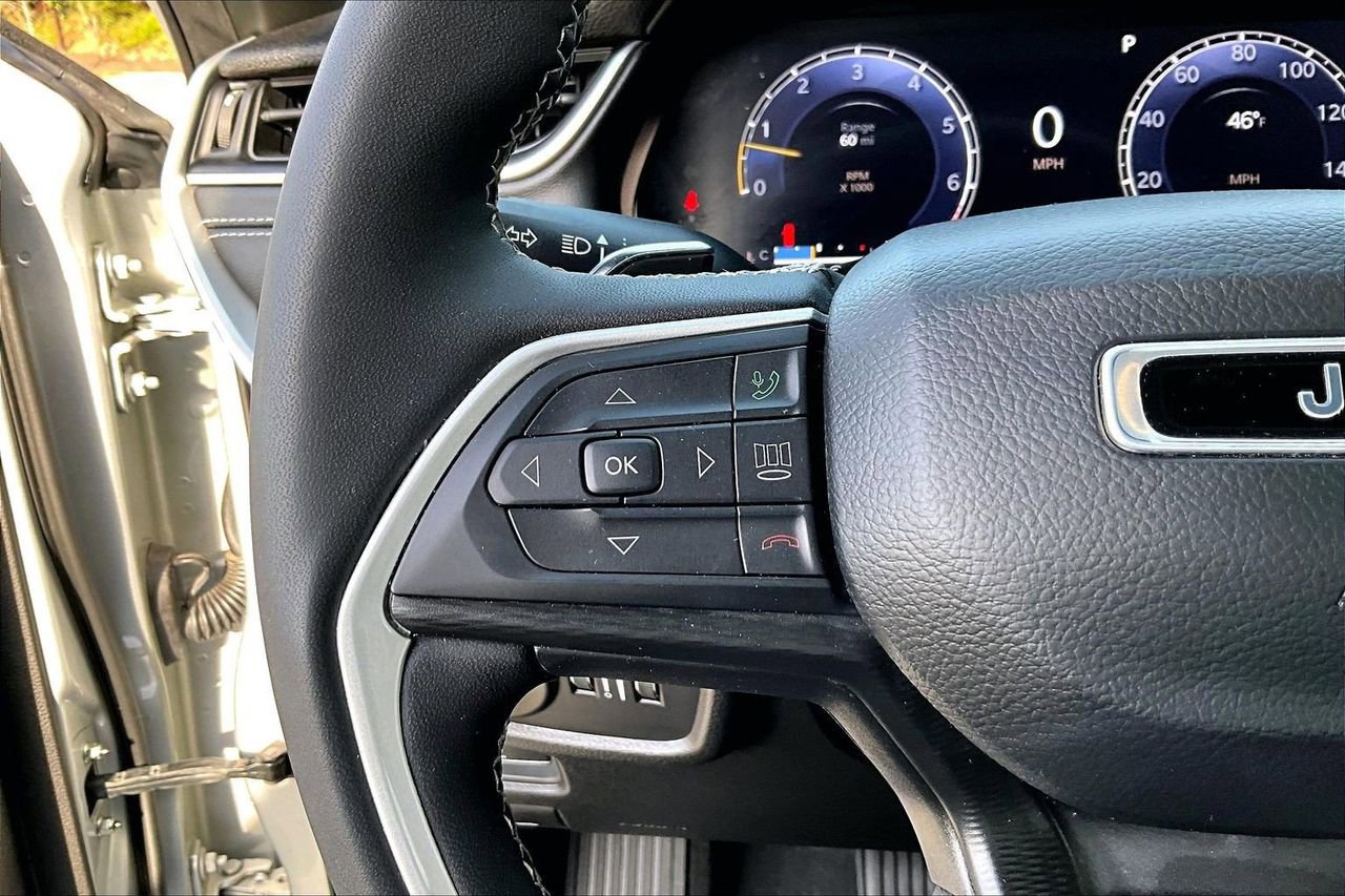 Certified 2023 Jeep Grand Cherokee Altitude image 28