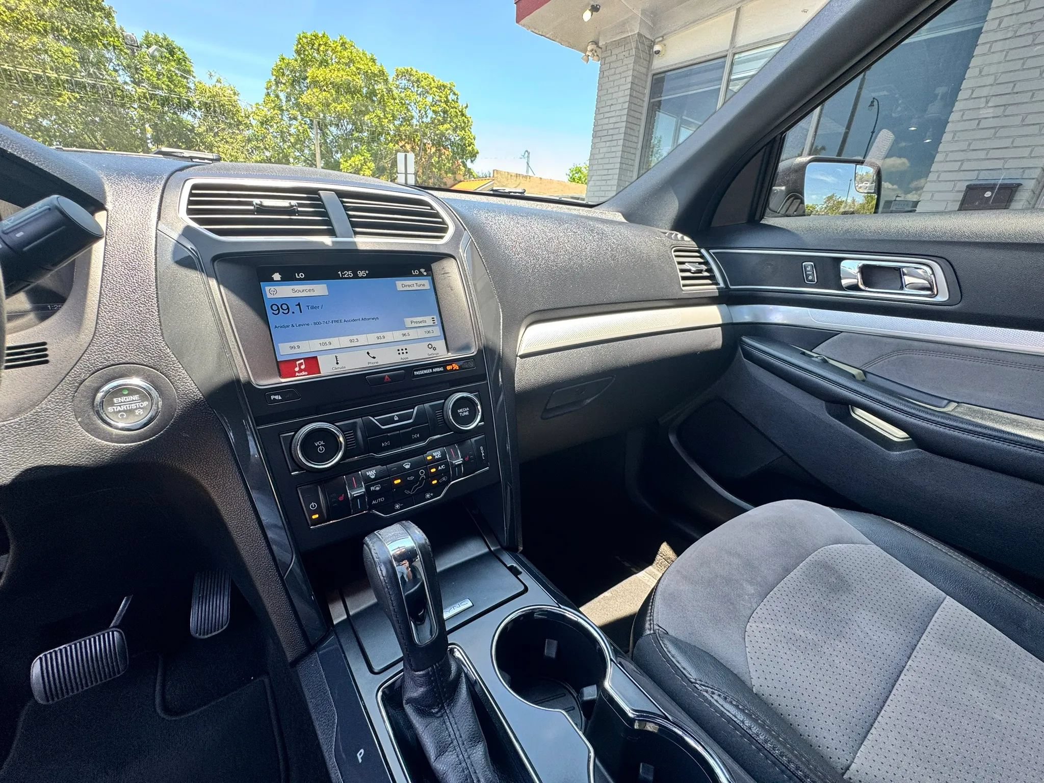 Used 2017 Ford Explorer XLT w/ Equipment Group 202A FWD image 25