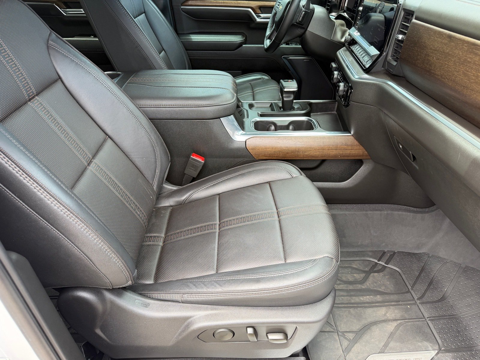 Used 2023 Chevrolet Silverado 1500 High Country AWD/4WD image 12