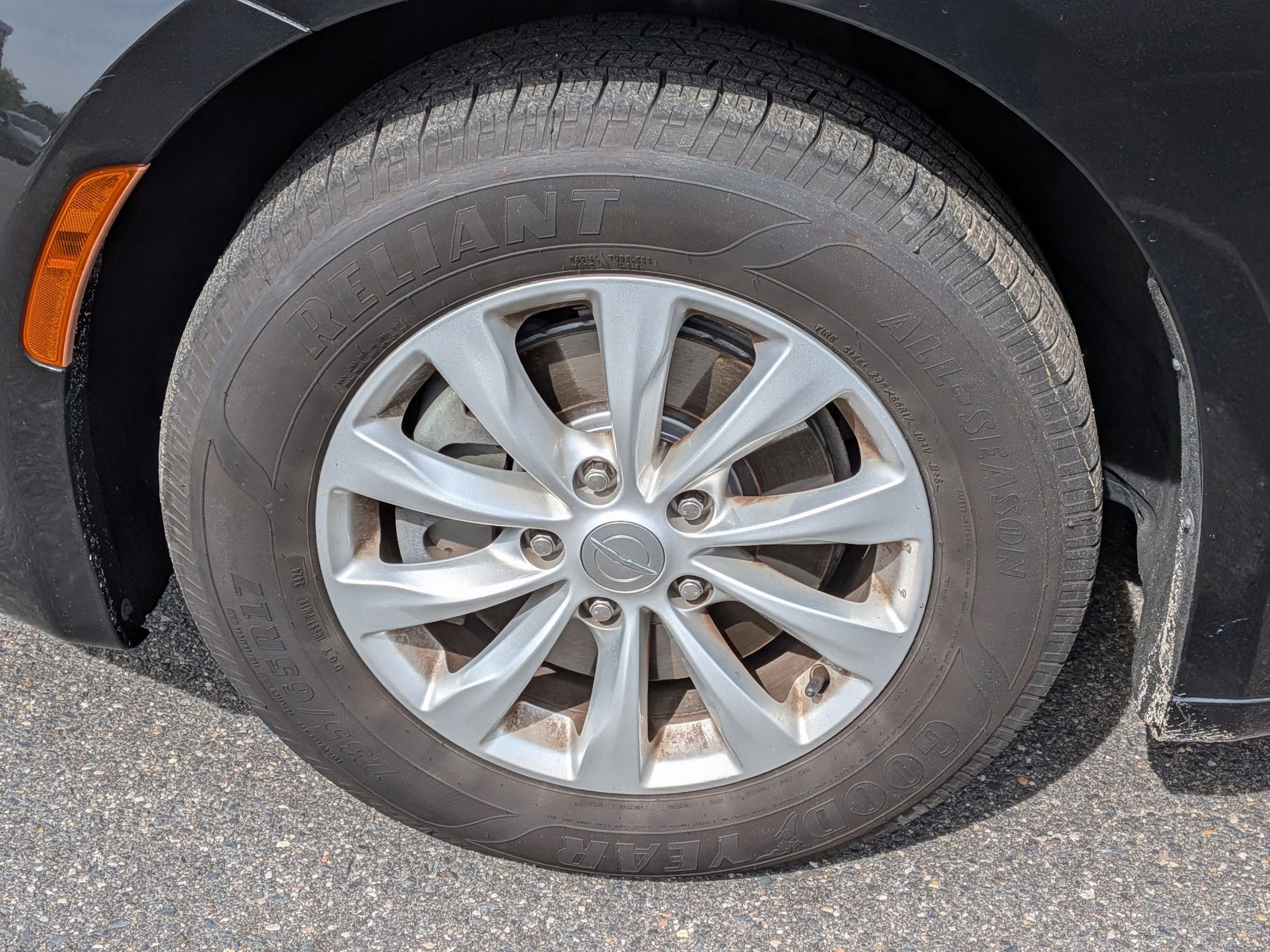 Used 2019 Chrysler Pacifica Touring-L FWD image 10