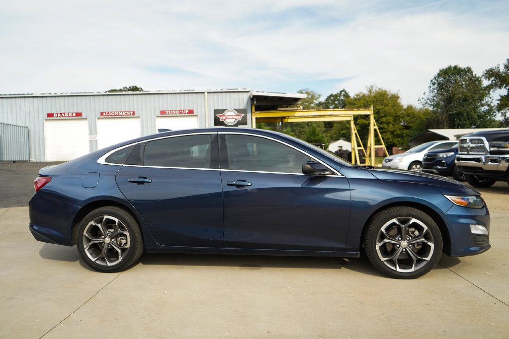 Used 2022 Chevrolet Malibu LT FWD image 3