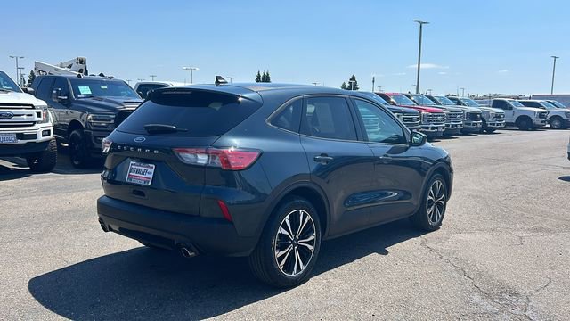 Certified 2022 Ford Escape SE w/ SE Sport Appearance Package FWD image 3