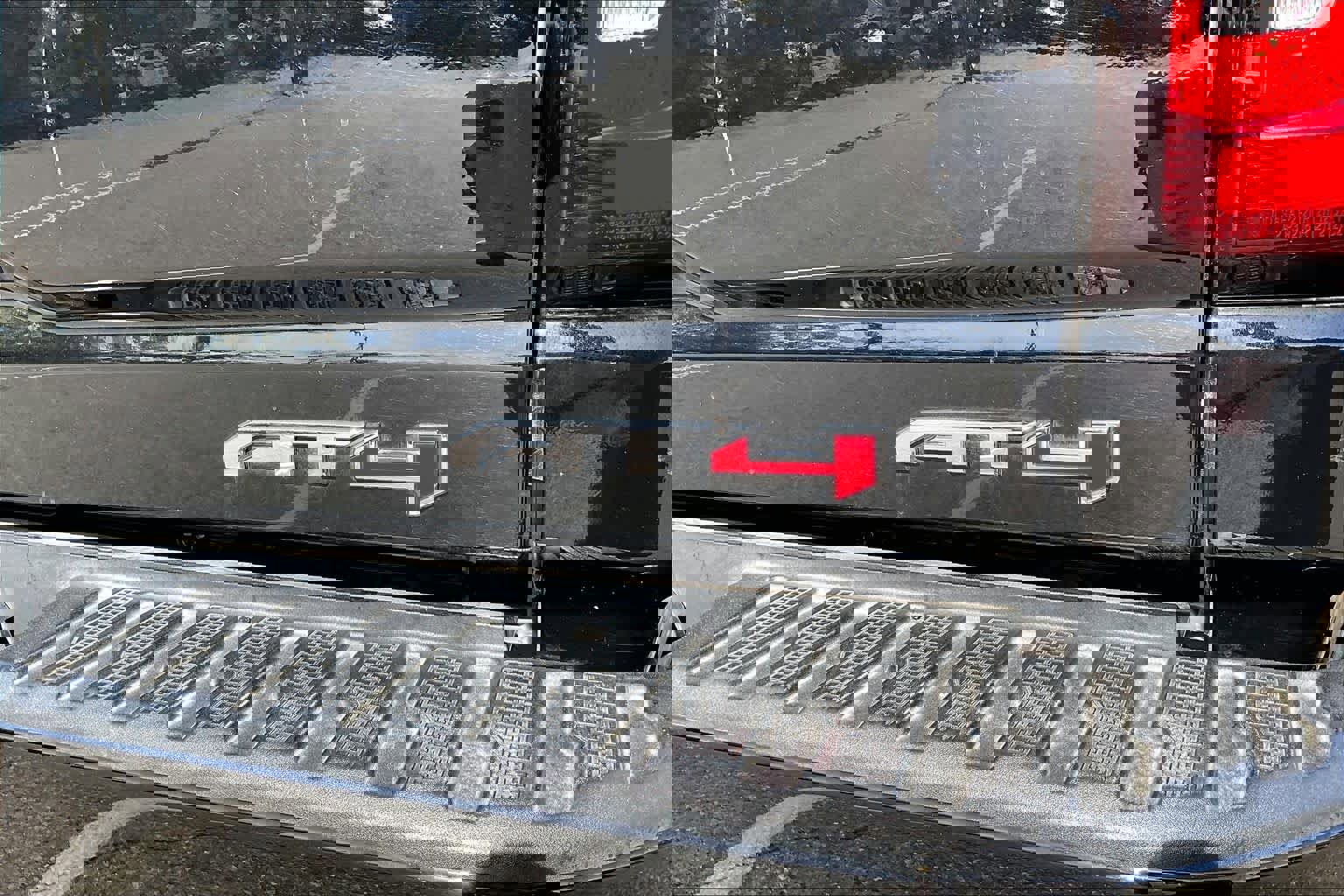 Used 2022 GMC Sierra 2500 AT4 image 9