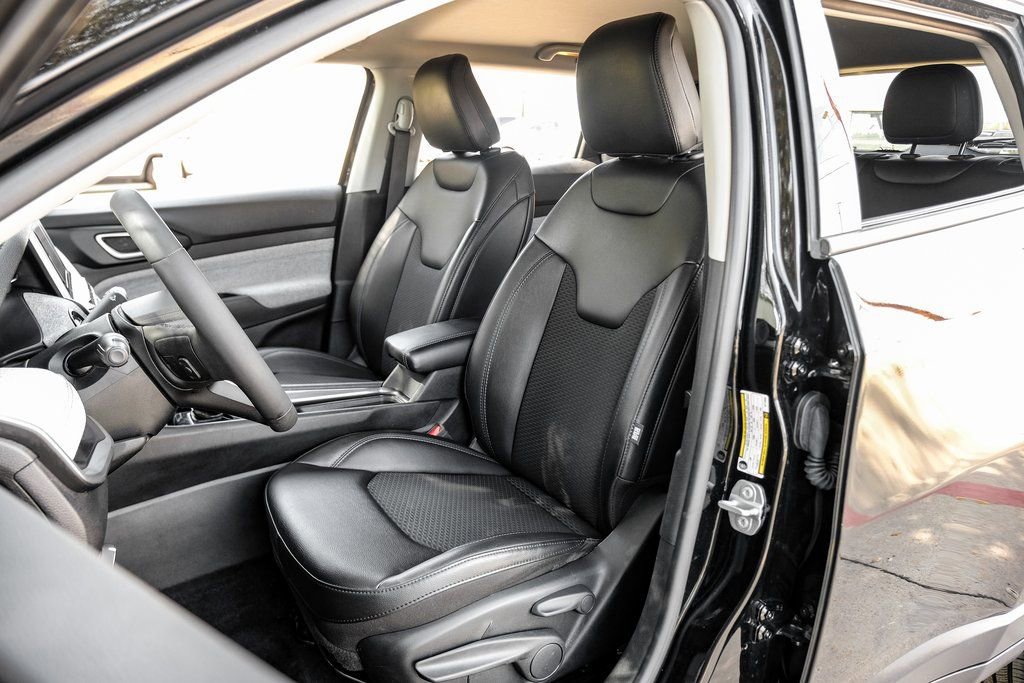 Used 2022 Jeep Compass Latitude image 8