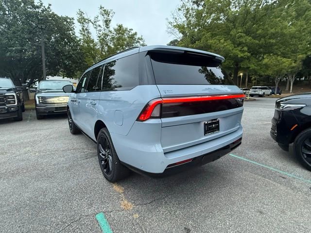 New 2025 Lincoln Navigator Reserve image 4