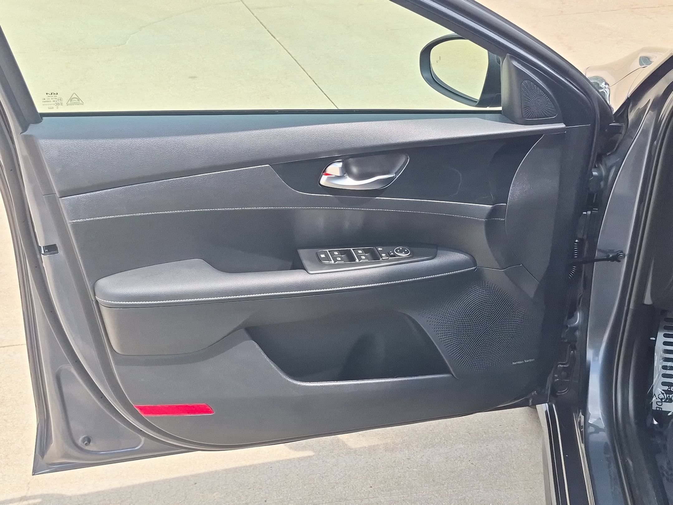 Used 2023 Kia Forte GT-Line w/ GT-Line Premium Package FWD image 12