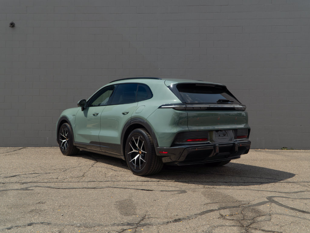 New 2026 Porsche Cayenne Electric AWD/4WD image 3