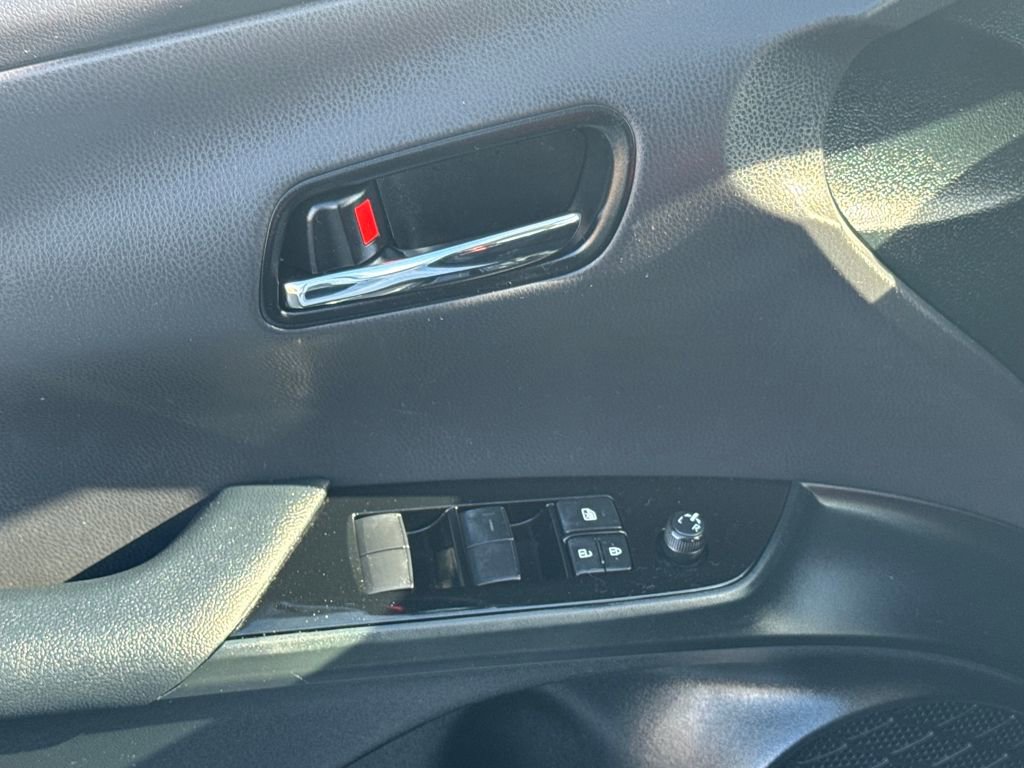 Used 2021 Toyota Prius Prime XLE image 35