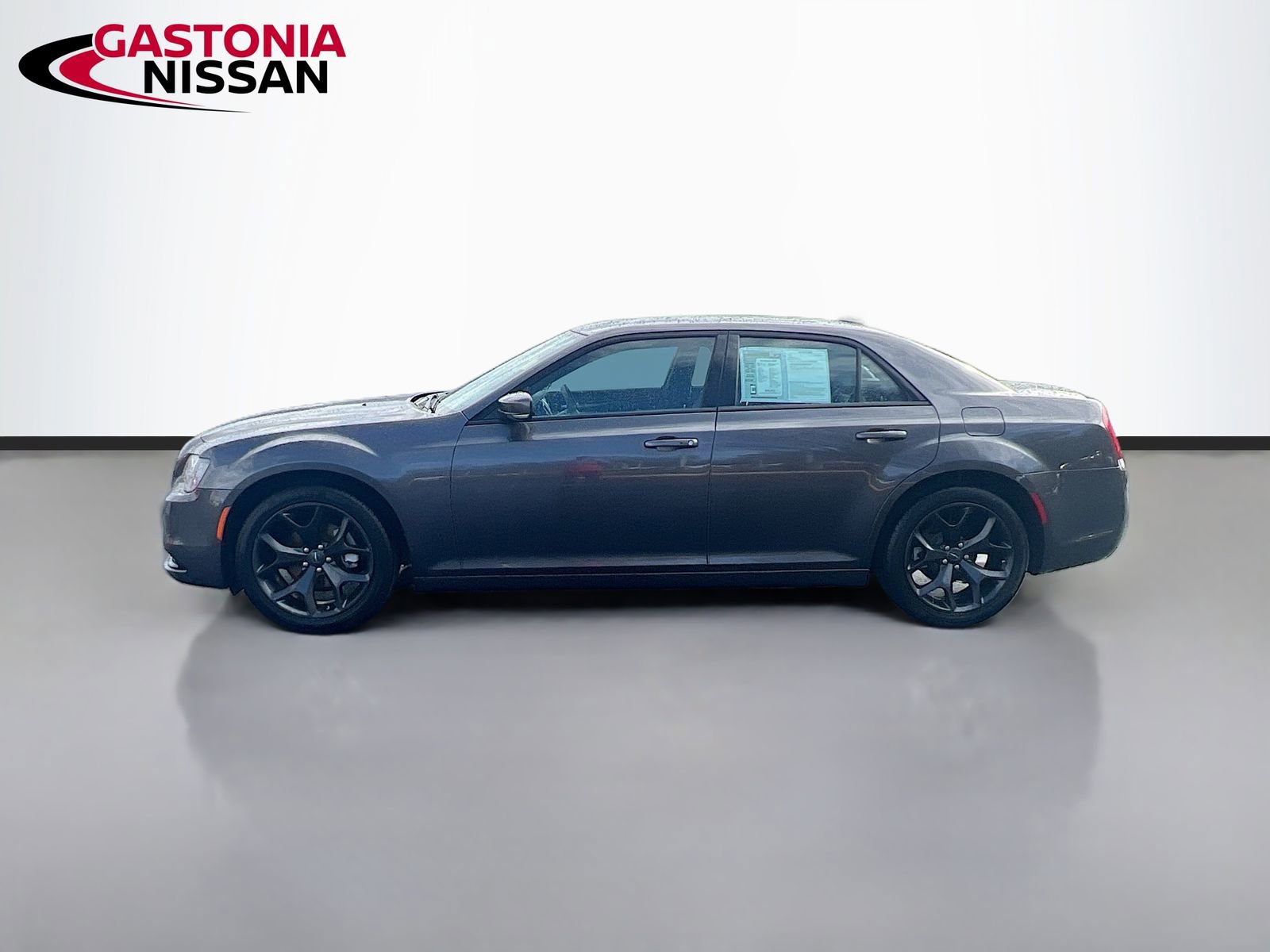 Used 2023 Chrysler 300 S image 5