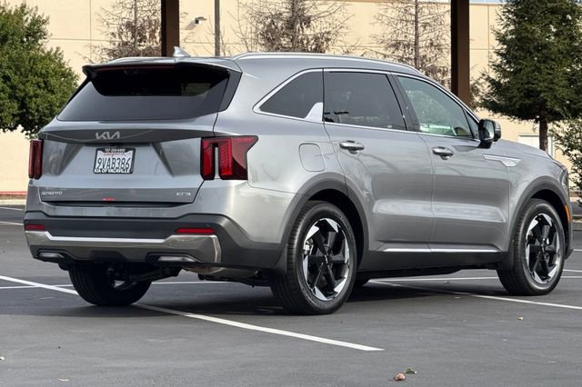 Certified 2025 Kia Sorento SX Prestige image 5
