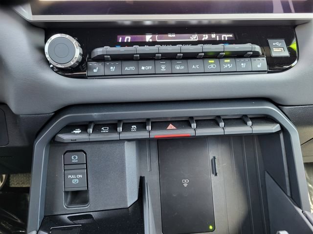 Used 2026 Toyota Sequoia Capstone w/ Tow Technology Package image 17
