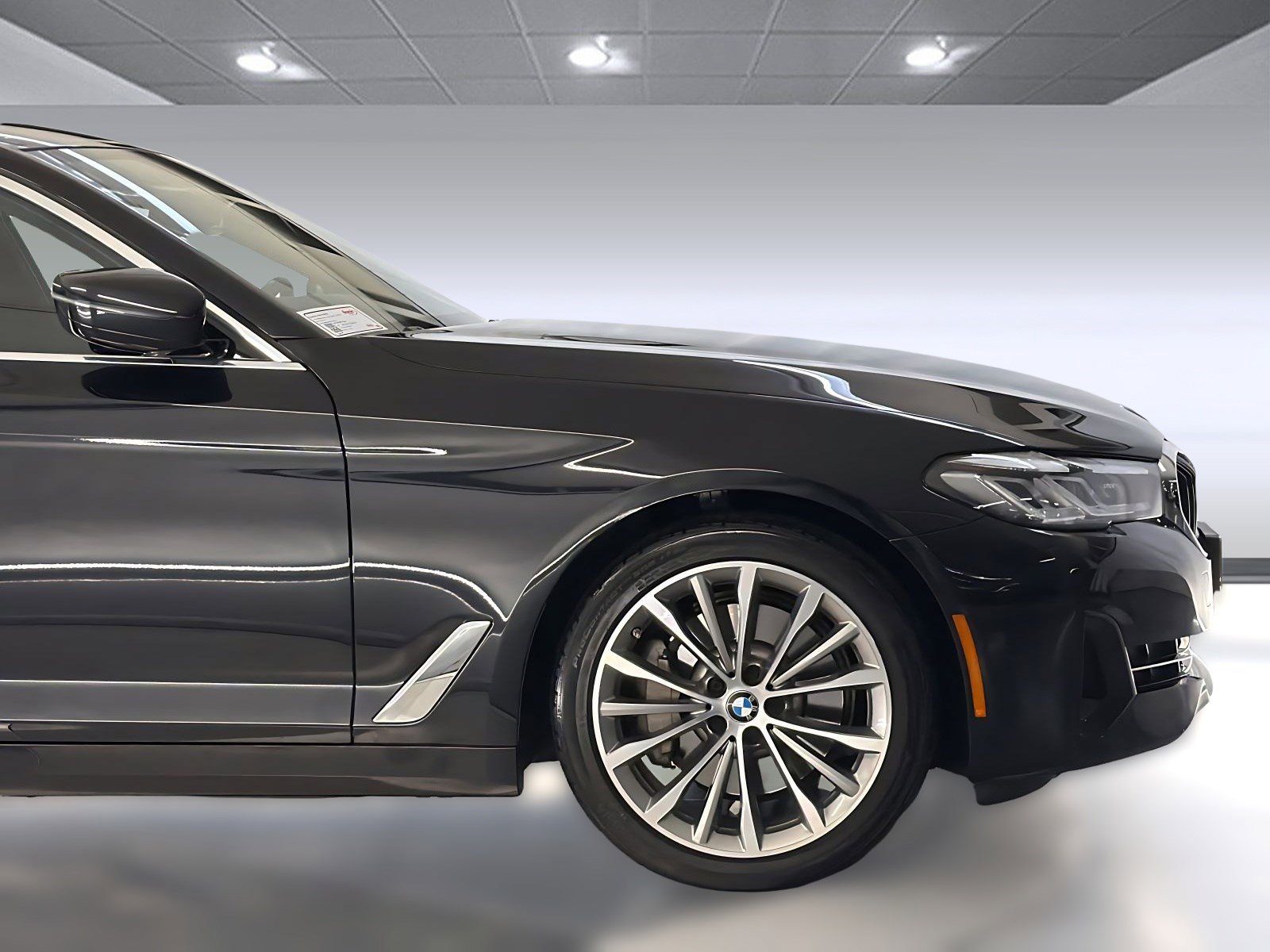 Used 2023 BMW 530i w/ Convenience Package RWD image 22