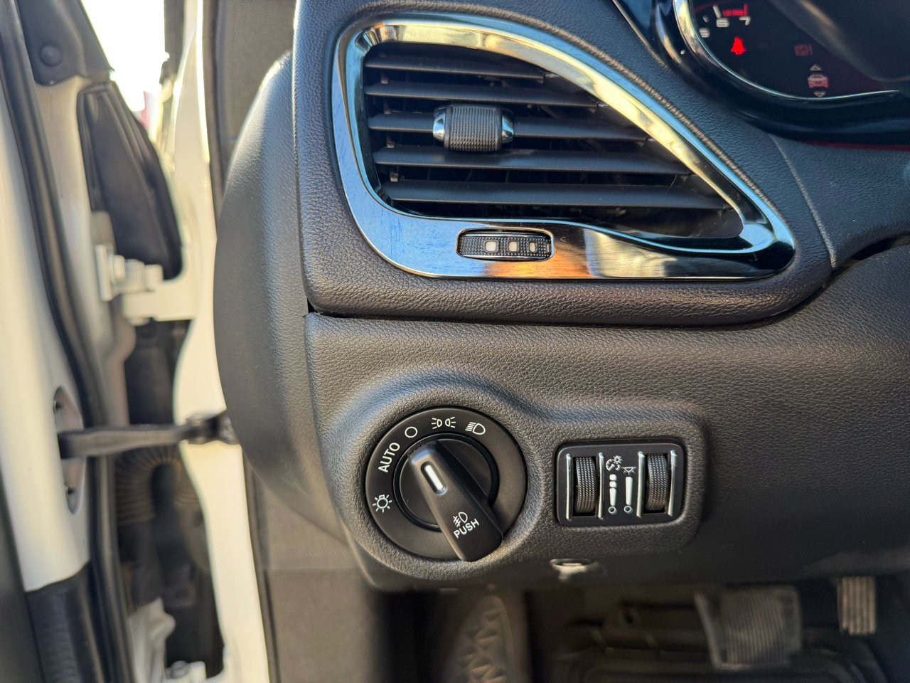 Used 2015 Dodge Dart GT image 25