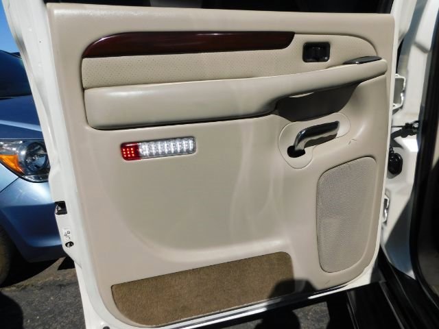 Used 2003 Cadillac Escalade EXT w/ Marketing Vehicle Package image 13