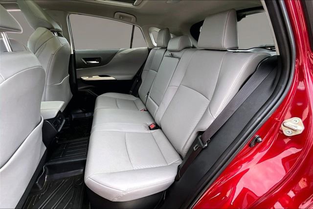 Used 2024 Toyota Venza Limited image 19