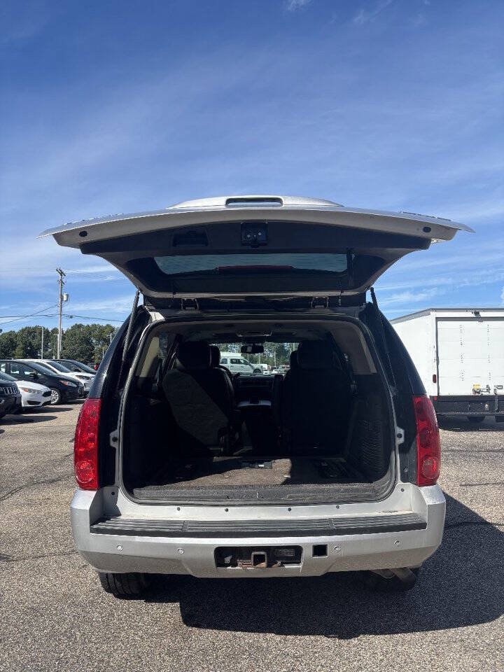 Used 2011 GMC Yukon SLT AWD/4WD image 11