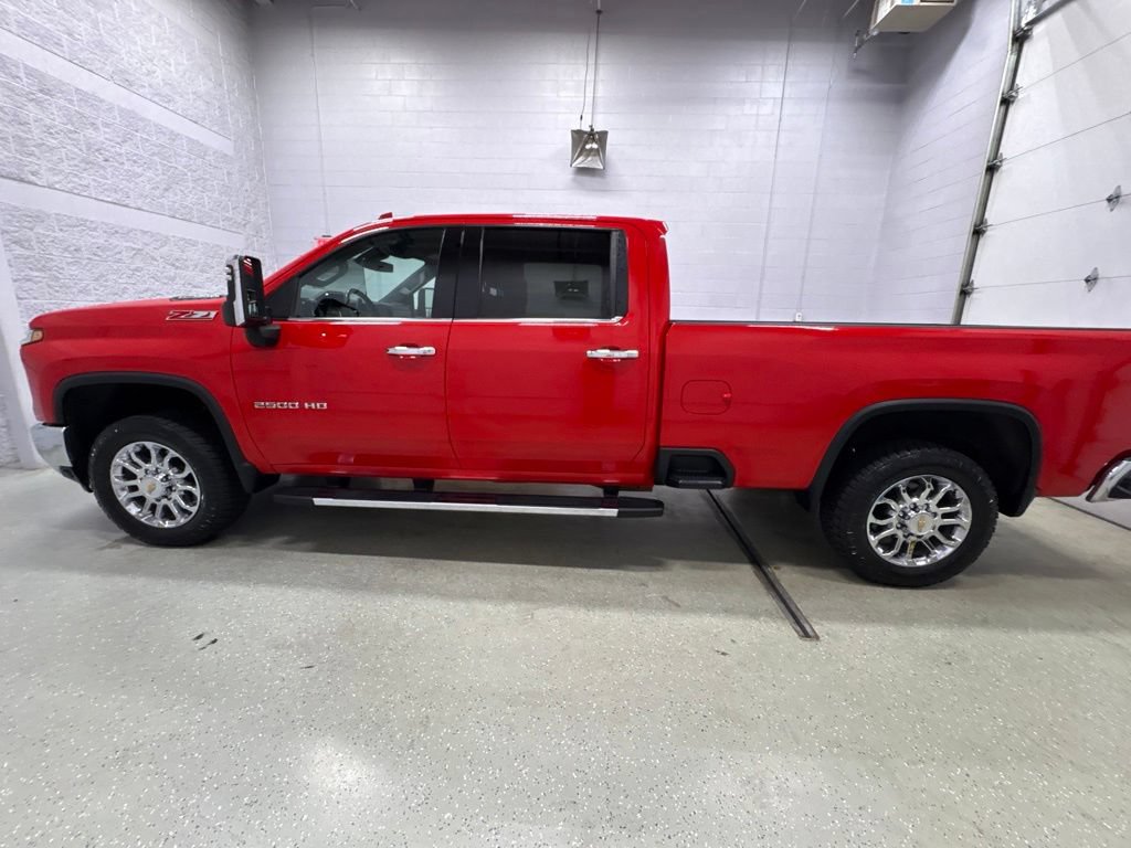 Used 2024 Chevrolet Silverado 2500 LTZ w/ LTZ Convenience Package AWD/4WD image 8