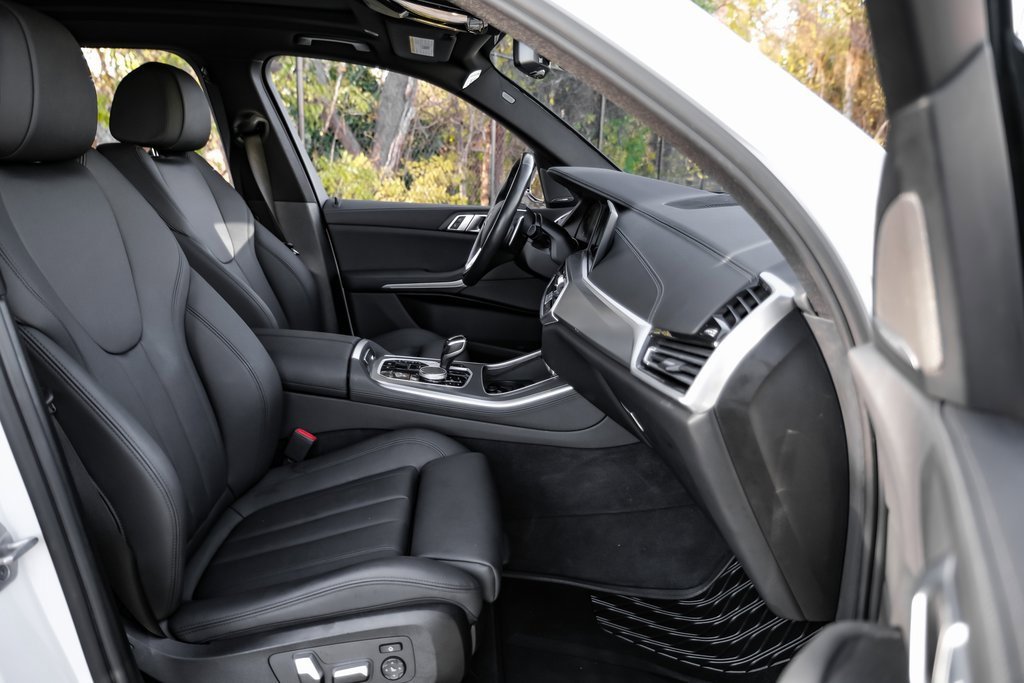 Used 2021 BMW X5 xDrive40i w/ Premium Package image 33