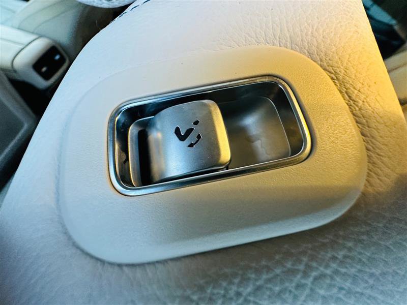 Used 2021 Mercedes-Benz GLS 450 4MATIC image 26