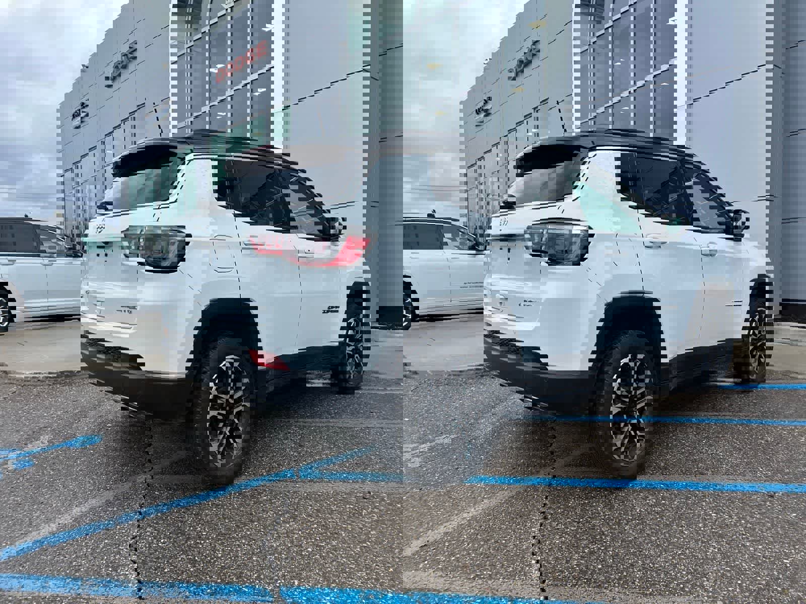 Used 2023 Jeep Compass Limited image 20