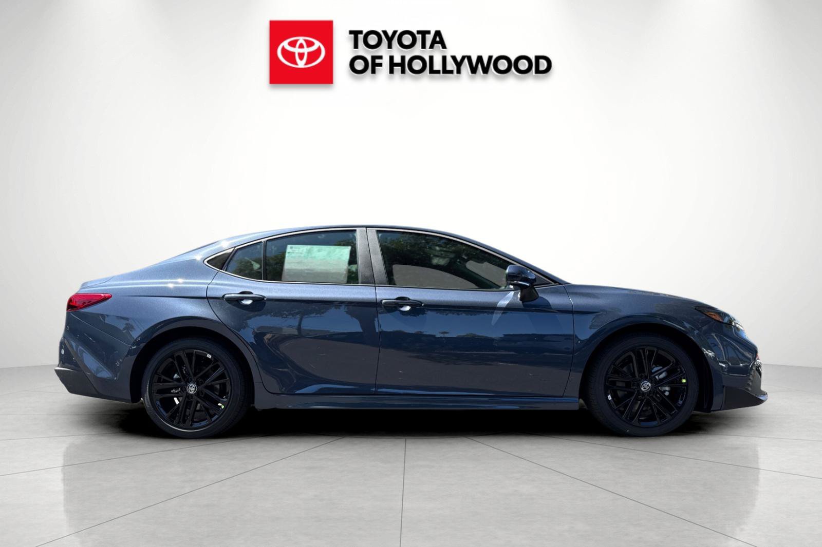 New 2026 Toyota Camry SE w/ Convenience Package FWD image 3