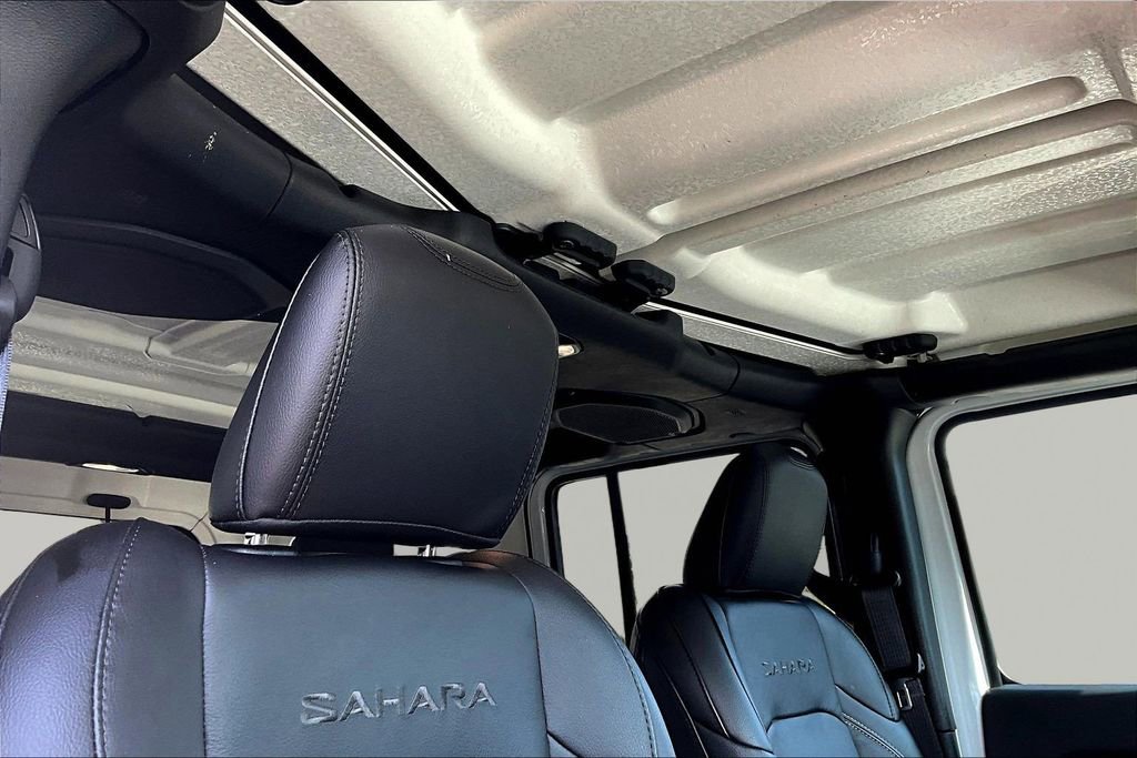 Used 2023 Jeep Wrangler Unlimited Sahara w/ Cold Weather Group image 26