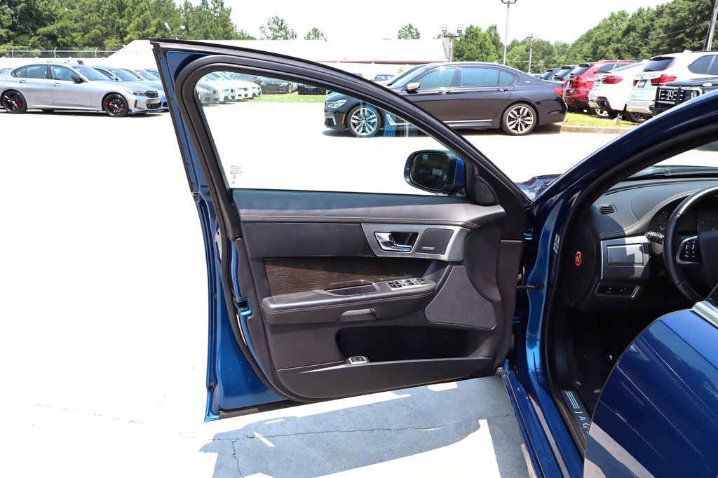 Used 2013 Jaguar XF R RWD image 42