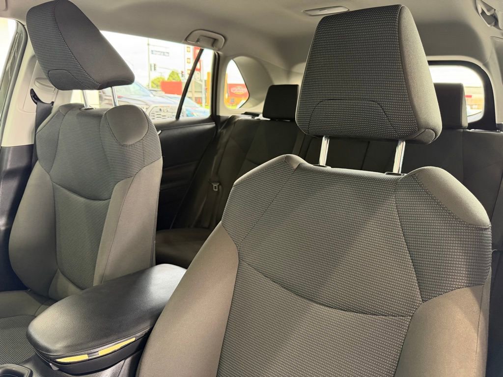 Certified 2022 Toyota RAV4 LE AWD/4WD image 21