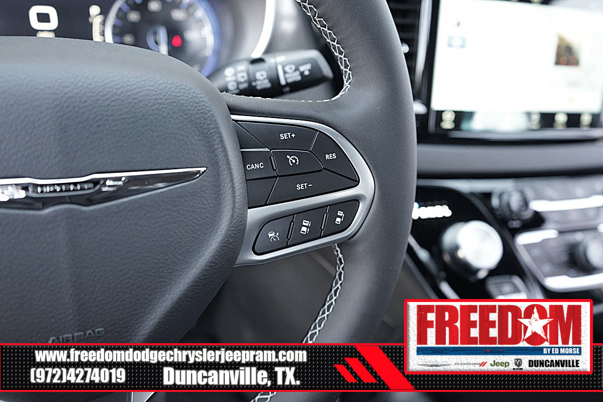 New 2025 Chrysler Voyager LX FWD image 27