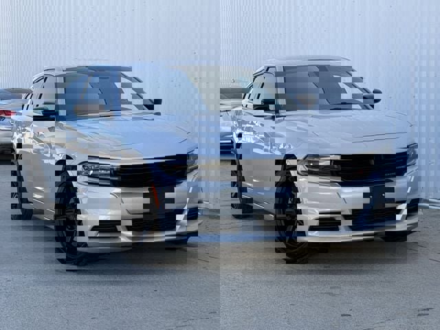 Used 2023 Dodge Charger SXT image 2