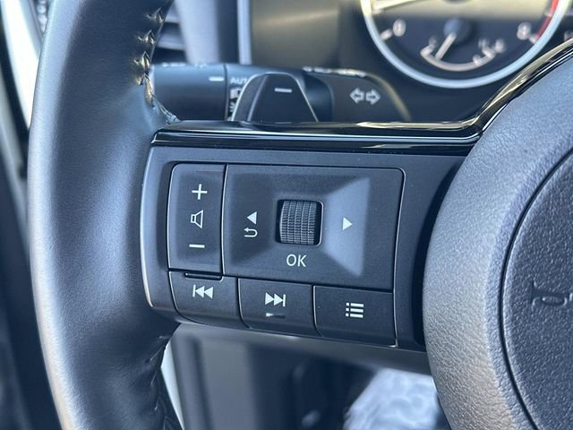 Used 2023 Nissan Rogue SV w/ SV Premium B Package image 23