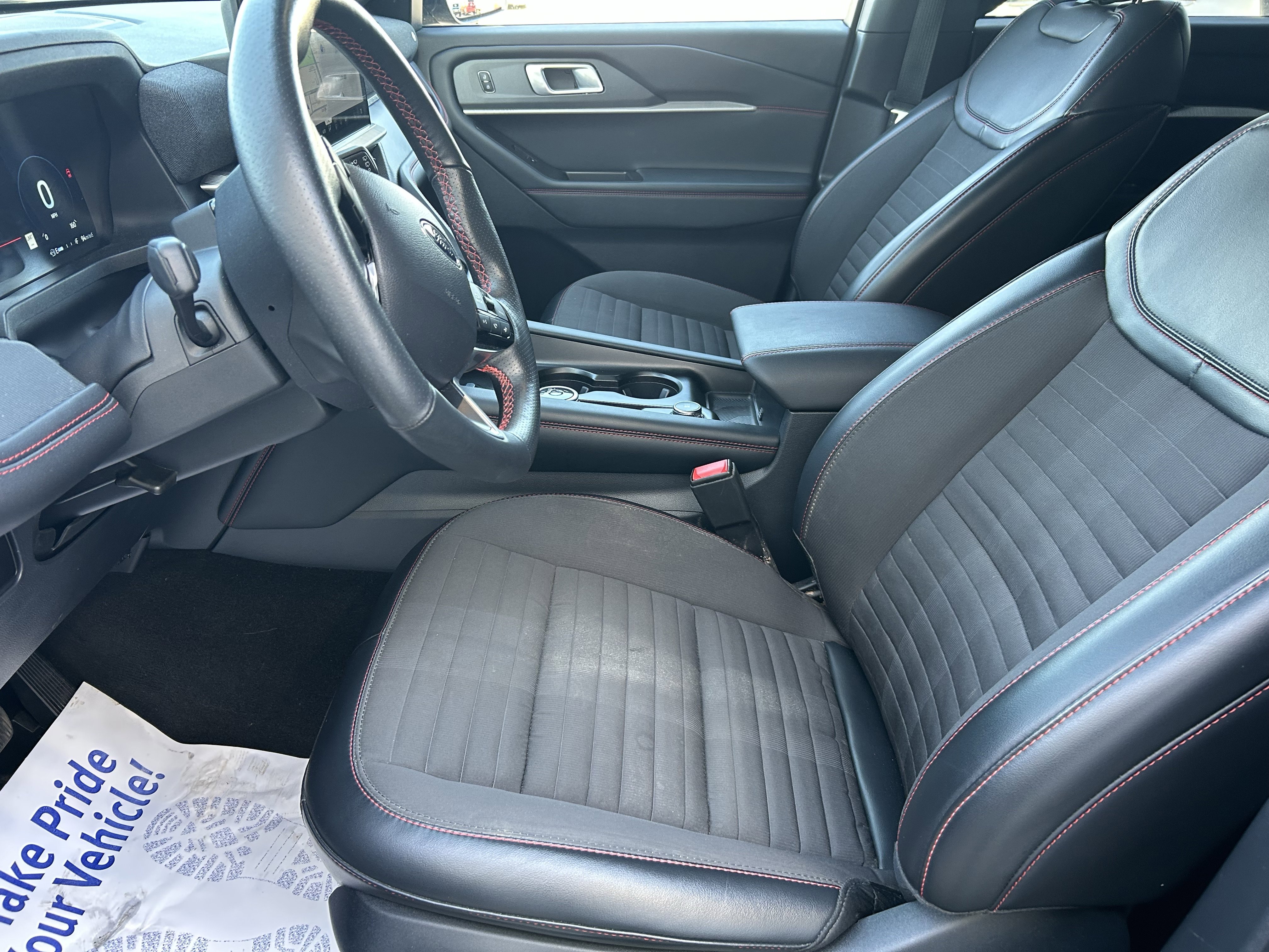 Used 2025 Ford Explorer ST-Line w/ ST-Line Street Pack AWD/4WD image 17