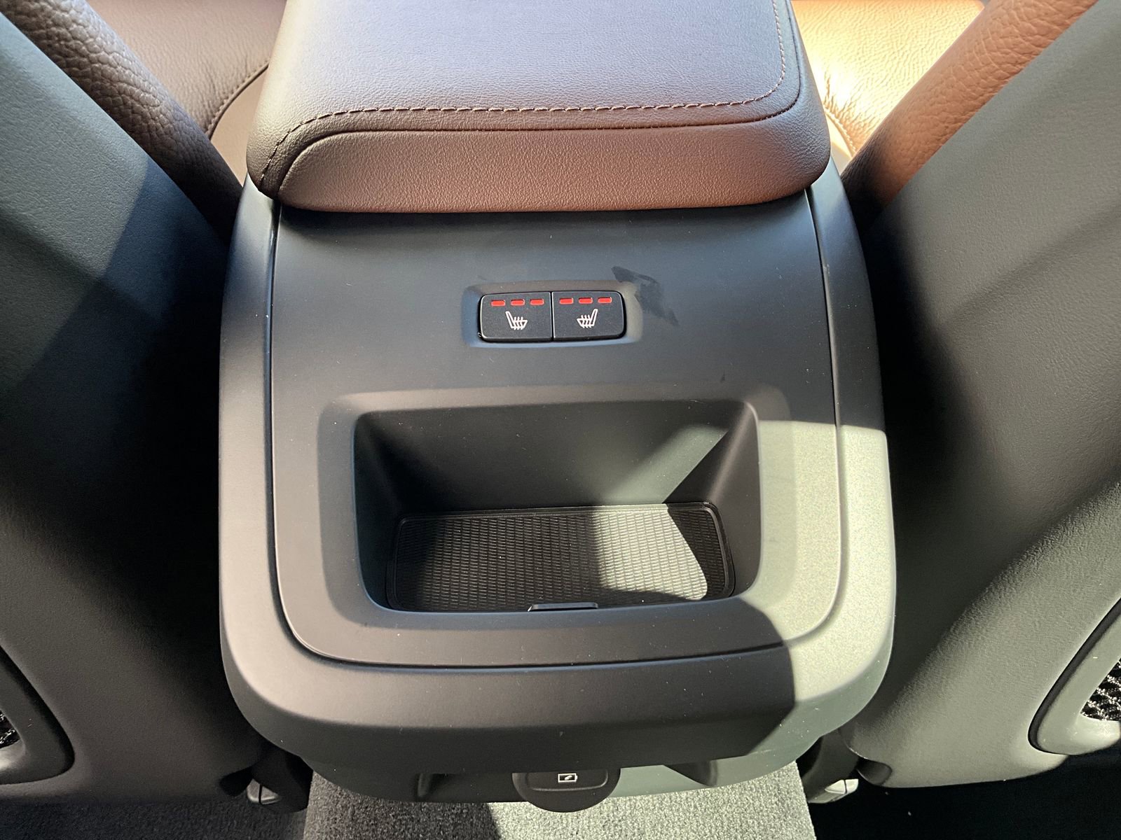 New 2026 Volvo V60 B5 Cross Country Plus w/ Climate Package image 30