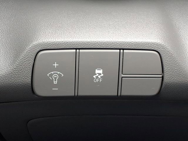 Used 2025 Hyundai Elantra SEL image 22